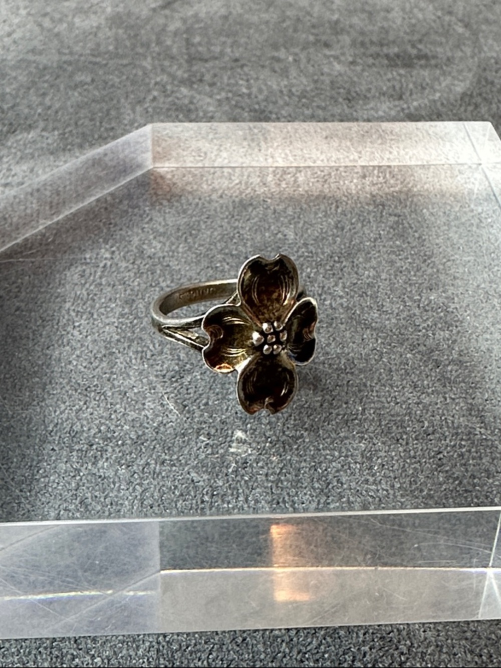 Sterling Silver Floral Ring - Vintage Flower Design in Silver